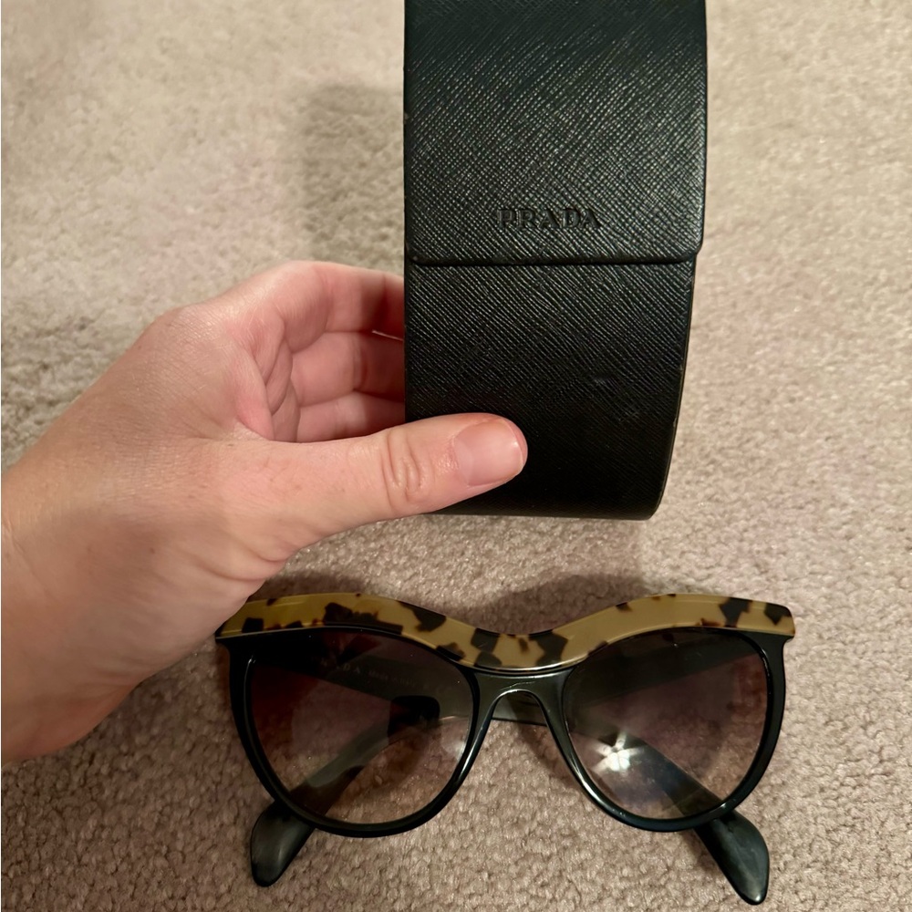 PRADA cat eye sunglasses. Tortoise and black. - Picture 3 of 8